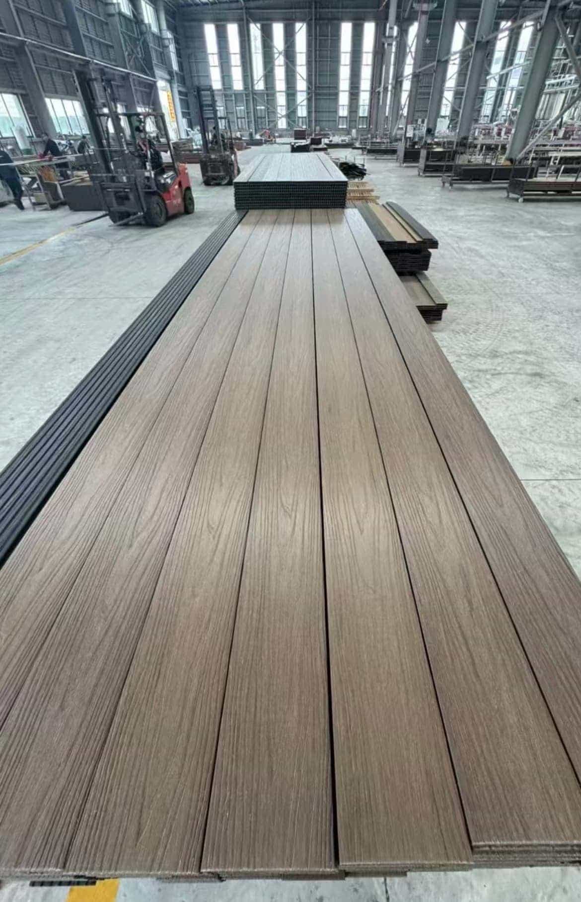 Coextrudion decking factory